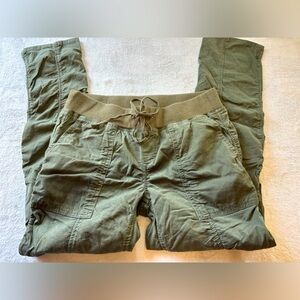 Y2K Vanilla Star Olive Green Cargo Style Pants size M